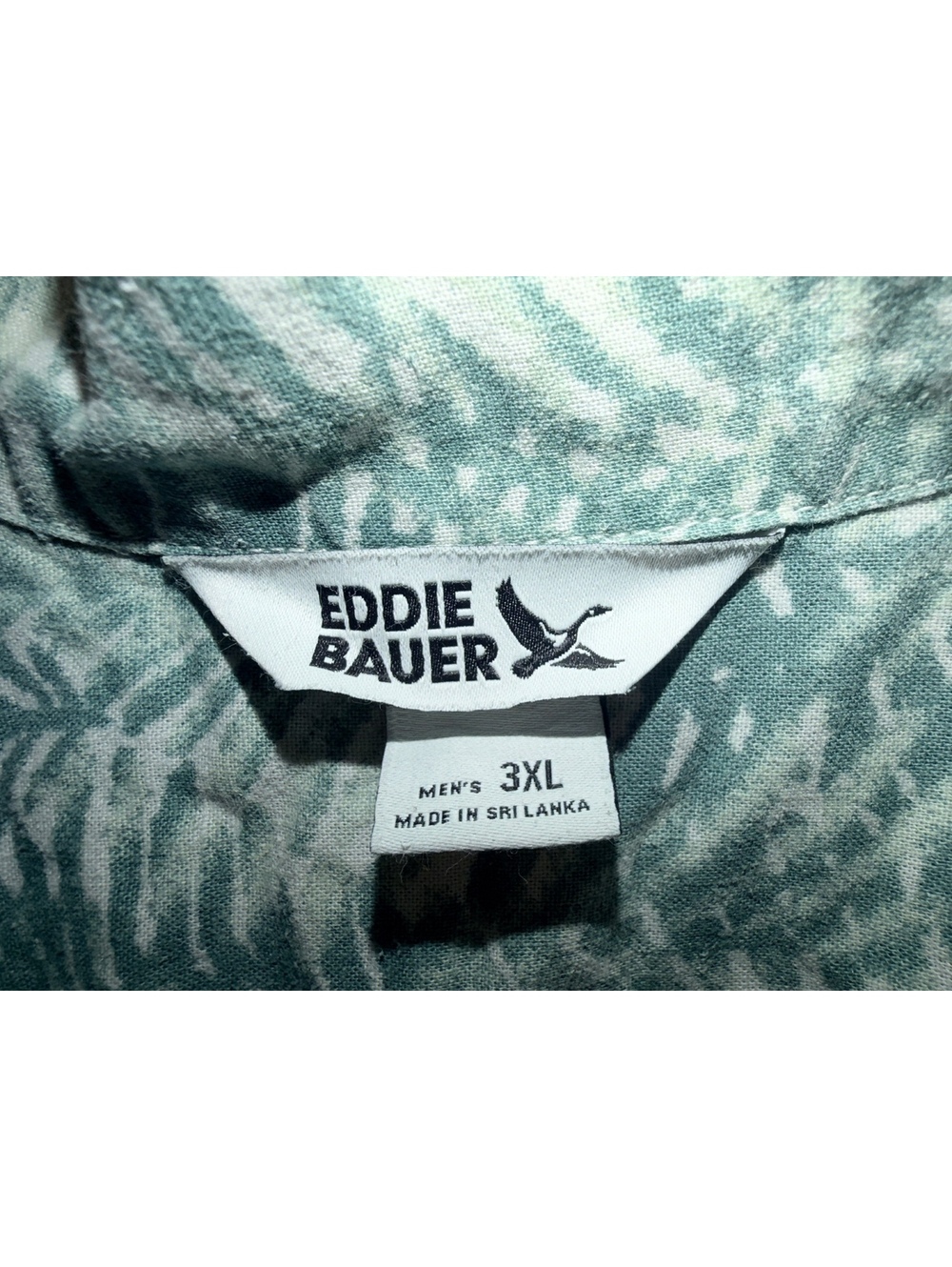 Eddie Bauer Men's 3XL Button-Up Shirt with Leaf Print - Picture 5 of 5